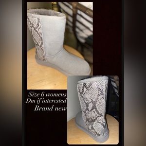 GREY SNAKESKIN UGGS